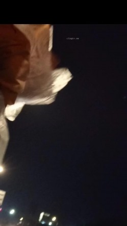 黑虎露出系列 牛人街头露JB对着年轻貌美的妹子打飞机 高颜值高画质 心脏巨大之人 截图4