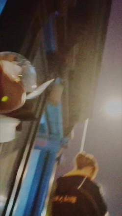 黑虎露出系列 牛人街头露JB对着年轻貌美的妹子打飞机 高颜值高画质 心脏巨大之人 截图15