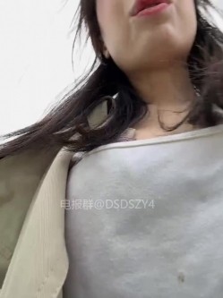 ️sp站极品熟女【yourkeer】穿着开档丝袜在户外商场厕所大胆诱惑自慰骚出天际 截图14