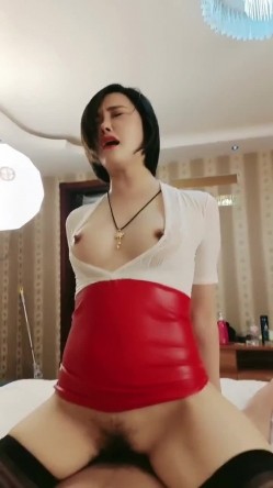 韵味熟女黑丝人妻 上位骑乘全自动 逼毛性感 表情好骚 截图10