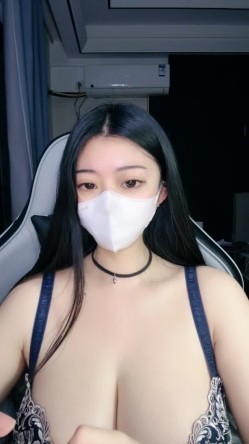 兄弟们 超级大奶子 巨大无比【最爱喝奶茶】甩奶舞 性感内衣超好身材 看着就是爽 截图1