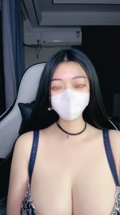 兄弟们 超级大奶子 巨大无比【最爱喝奶茶】甩奶舞 性感内衣超好身材 看着就是爽 截图2