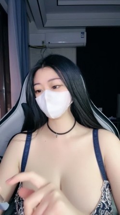 兄弟们 超级大奶子 巨大无比【最爱喝奶茶】甩奶舞 性感内衣超好身材 看着就是爽 截图5