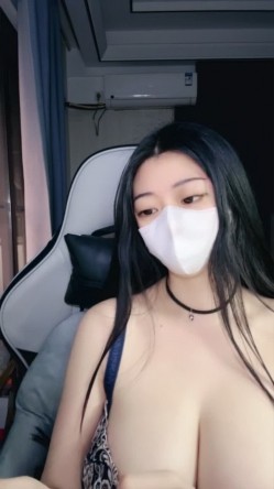 兄弟们 超级大奶子 巨大无比【最爱喝奶茶】甩奶舞 性感内衣超好身材 看着就是爽 截图6