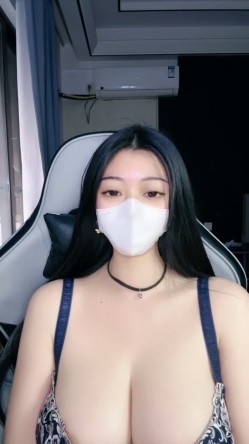 兄弟们 超级大奶子 巨大无比【最爱喝奶茶】甩奶舞 性感内衣超好身材 看着就是爽 截图8