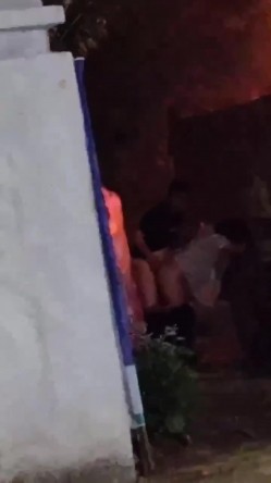唿伦贝尔阿荣旗 一情侣在翻斗车野战被偷拍曝光，野战就是爽呀！ 截图2