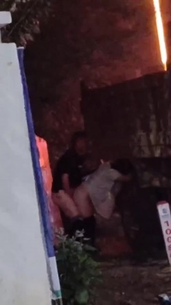 唿伦贝尔阿荣旗 一情侣在翻斗车野战被偷拍曝光，野战就是爽呀！ 截图5