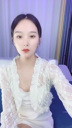 超高档御姐！长得像明星童X，无敌甜美大长腿，把美腿伸直了自慰，高价密码房，声音甜美喜欢唠嗑，9分高颜值分好身材 截图6