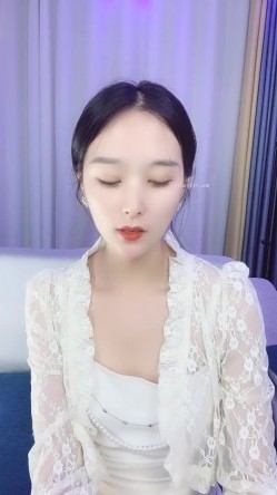 超高档御姐！长得像明星童X，无敌甜美大长腿，把美腿伸直了自慰，高价密码房，声音甜美喜欢唠嗑，9分高颜值分好身材 截图7