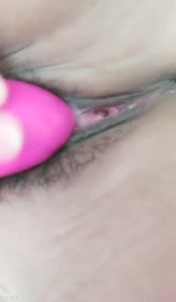高级女郎♥桃儿密♥，妩媚欲女一字马掰B揉奶抠逼，自慰超级性感，‘好想要哦，好想喷出来，啊~啊啊啊啊’，熟女的叫声 好顶啊！ 截图7