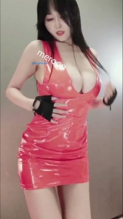 高颜值九头身，巨乳露脸女神【Meroon舞6柒】重金定制，露奶激情热舞，一对车大灯抖的飞起 截图5