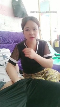 理发店老板娘表姐性瘾强一早上就想要 只有关门席地而战来个晨炮 饥渴骑乘无套就坐下去 骚浪一逼太欠操 高清源码录制 截图4