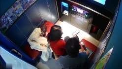 黑客破解KTV包房监控偷拍 ️红衣妹子刚进来不久就迫不及待脱下帅哥的裤子吃硬鸡巴一边唱歌一边操她 截图2