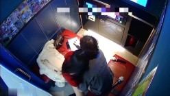 黑客破解KTV包房监控偷拍 ️红衣妹子刚进来不久就迫不及待脱下帅哥的裤子吃硬鸡巴一边唱歌一边操她 截图10