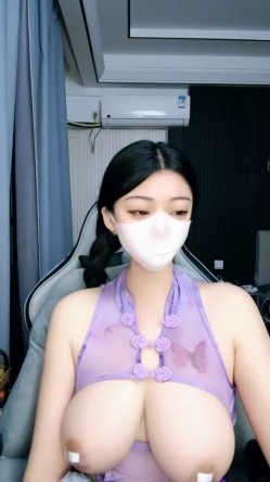 兄弟们 超级大奶子 巨大无比【最爱喝奶茶】甩奶舞 性感内衣超好身材 看着就是爽 截图9