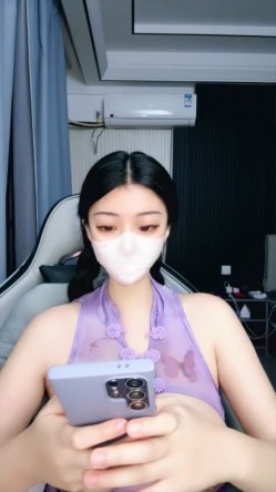兄弟们 超级大奶子 巨大无比【最爱喝奶茶】甩奶舞 性感内衣超好身材 看着就是爽 截图11