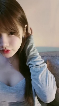 新人女神！这奶子绝了啊~【刘思雨】道具自慰~好骚好美！这对车灯，哪个男人不爱！！ 截图1