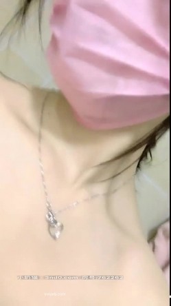 眼睛特别好看的顶级女神涵北超级身材黑丝诱惑收费300的VIP房光看眼睛就知道是个大美人难得的全裸掰B秀 截图10