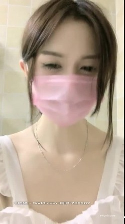 眼睛特别好看的顶级女神涵北超级身材黑丝诱惑收费300的VIP房光看眼睛就知道是个大美人难得的全裸掰B秀 截图15