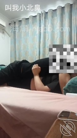 开门按住嘴巴就是干强奸上瘾女人干舒服了就不会再反抗 截图6