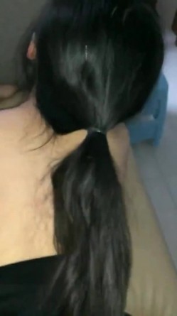 〖绿帽淫妻女神堕落〗绿帽大神献妻领导，亲自开车送骚妻和领导去旅游 把自己的妻子带出去让人当母狗调教 截图12