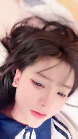 顶级校花来了！美到炸，清纯校园风小姐姐【取悦】刚下海就被操！满满撸点 截图2
