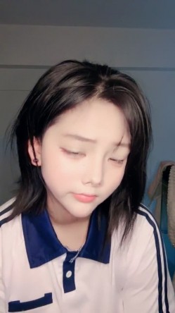顶级校花来了！美到炸，清纯校园风小姐姐【取悦】刚下海就被操！满满撸点 截图7