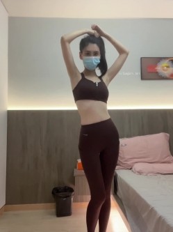 顶流女模作品 颜值巅峰秀人韩系大眼女神模特【白笑笑】私拍视图，揉奶揉穴，全裸骑熊，紫薇模拟啪啪销魂吟叫 截图1
