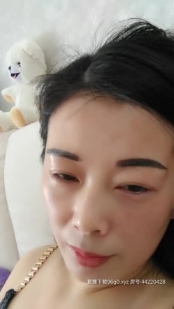 闷骚云姐熟女的诱惑，老逼就是败火会勾人，身材还不错揉捏大奶子自慰骚逼，高潮喷水浪荡呻吟，精彩不要错过 截图2