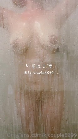 【极品媚黑 ️绿帽淫妻】国人淫妻『爱玩夫妻』最新性爱狂啪②换妻群交操完洗澡时又干一炮真刺激 截图8