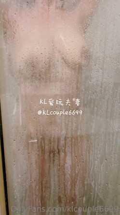 【极品媚黑 ️绿帽淫妻】国人淫妻『爱玩夫妻』最新性爱狂啪②换妻群交操完洗澡时又干一炮真刺激 截图10