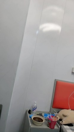 最美精神小妹在 来大姨妈期间也要打炮！血淋淋的大姨妈！170cm高挑九头身 太瘦了只有80多斤，95分超高颜值甜妹 截图1