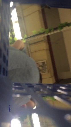 精品CD 大师系列 商场地铁贴身CD 居然还有妹子无内上街 截图5