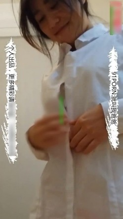真实自拍2-楚楚动人的漂亮黑丝美女被情人操的高潮不断,大叫：好厉害,我想找个男的和你一起操我!对白超淫荡! 截图5