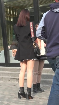 【海阔天空系列CD第1季】极品高颜值时尚小姐姐骚丁，JK少女街头扭屁股[高清无水原档]10V 截图10
