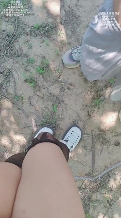 极品颜值少妇人妻『娍』老家的野外偷偷约的同城的大叔，老家小树林来点刺激的 给我那个男人戴帽子 截图4