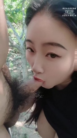 极品颜值少妇人妻『娍』老家的野外偷偷约的同城的大叔，老家小树林来点刺激的 给我那个男人戴帽子 截图6