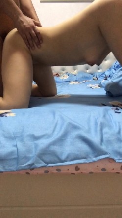 西安夫妻、八字奶人妻做爱像杀猪一样，又浪又爱做，被艹得嘶声歇底 截图10