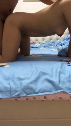 西安夫妻、八字奶人妻做爱像杀猪一样，又浪又爱做，被艹得嘶声歇底 截图13