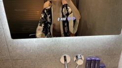 穷人女神富人母狗，超高颜值极品空姐【林绾绾】门槛1888福利，啪啪调教深喉毒龙脚踩骚穴，母狗属性拉满了 截图2