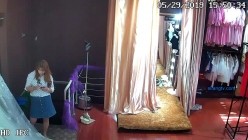 19年最影楼无良老板安装摄像头偷拍前来拍婚纱照的小娘子们 截图7