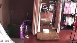 19年最影楼无良老板安装摄像头偷拍前来拍婚纱照的小娘子们 截图9