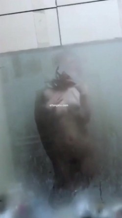 大吃一精 美颜还是精子好 美丽少妇全靠精子美颜 一顿抽插猛操爆精颜射吞精 味道还不错哟 完美露脸 高清1080P版 截图6