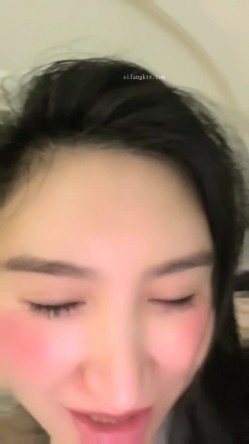 核弹！新女神下海~20小时~【马日安娜】这个真的很漂亮（上部）！来大姨妈还大秀，经血直流，略重口~！ 截图1