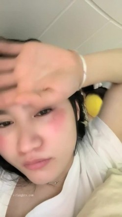 核弹！新女神下海~20小时~【马日安娜】这个真的很漂亮（上部）！来大姨妈还大秀，经血直流，略重口~！ 截图10