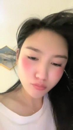 核弹！新女神下海~20小时~【马日安娜】这个真的很漂亮（上部）！来大姨妈还大秀，经血直流，略重口~！ 截图11