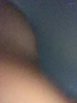 穷人女神富人母狗，颜值气质天花板奶茶【你的阿莓】土豪定制，自抠放尿大姨妈洗澡各种展示极度反差 截图4
