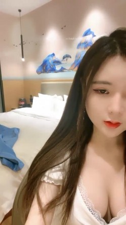 超级漂亮！女神下海给狂操~【是微微吖】她好爽！我好心痛~ 截图5