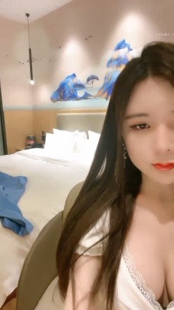 超级漂亮！女神下海给狂操~【是微微吖】她好爽！我好心痛~ 截图9
