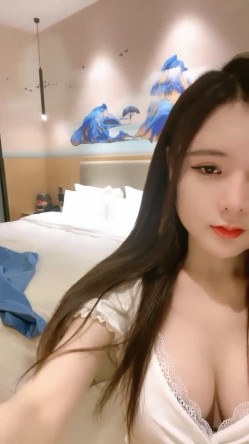 超级漂亮！女神下海给狂操~【是微微吖】她好爽！我好心痛~ 截图15